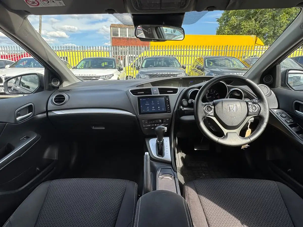 2016-honda-civic-18-i-vtec-se-plus-navi-hatchback-auto-big-40