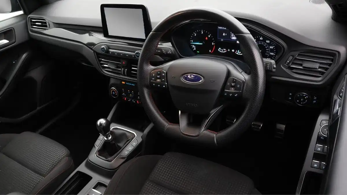 2021-ford-focus-15-st-line-estate-big-9