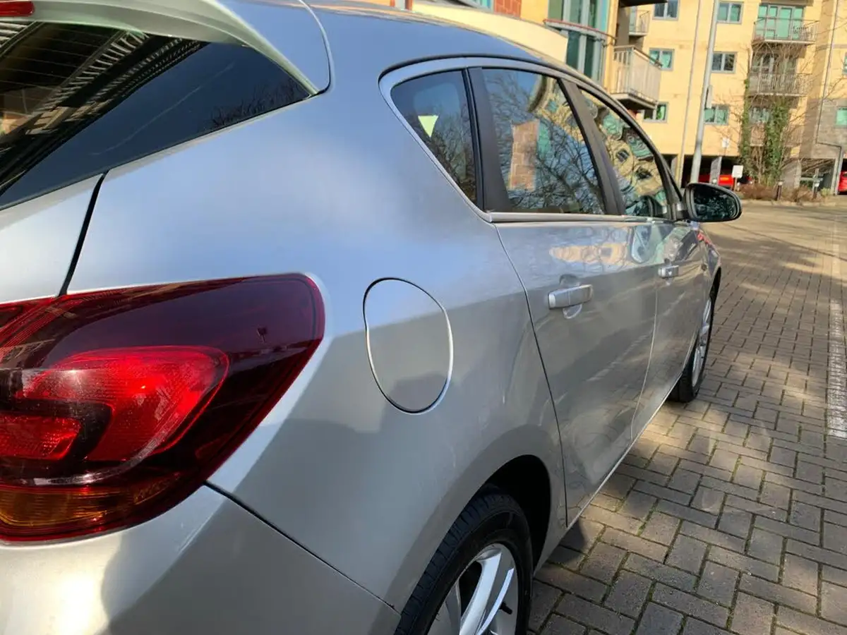 2013-vauxhall-astra-14-sri-turbo-140ps-1364cc-big-33