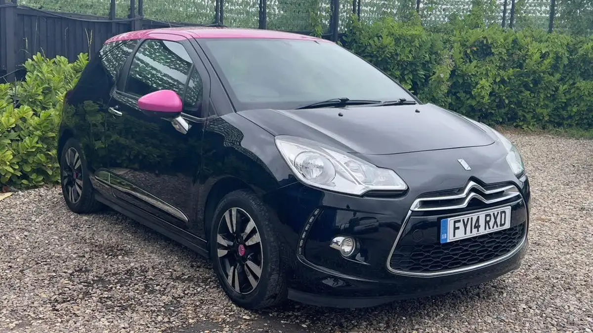 2014-citroen-ds3-16-dstyle-pink-big-0