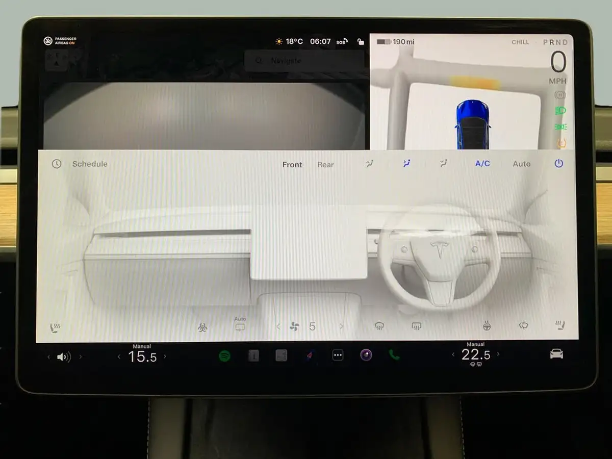 2022-tesla-model-y-e-long-range-big-22