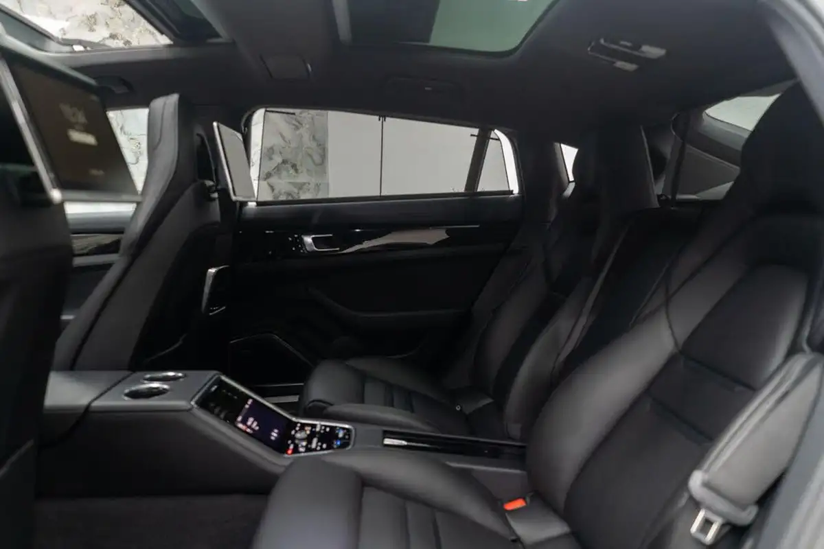 2017-porsche-panamera-29-v6-4-e-hybrid-executive-big-47
