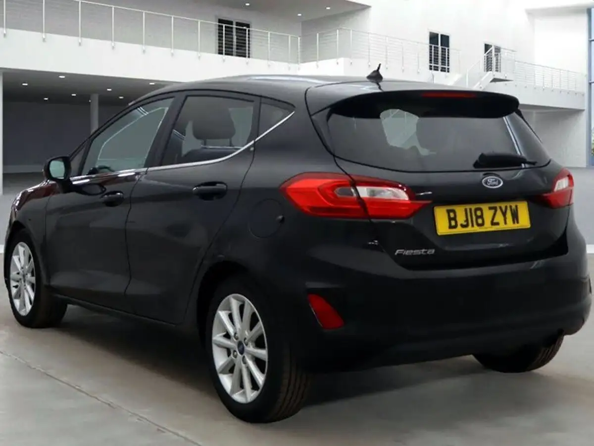 2018-ford-fiesta-10t-titanium-100ps-5d-powershift-big-2