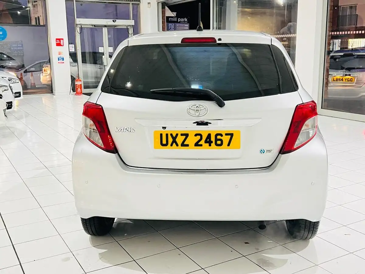 2011-toyota-yaris-133-tr-99bhp-5d-m-drive-s-big-6