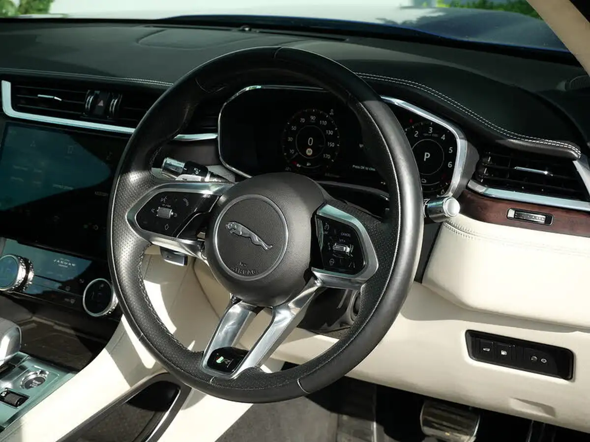 2022-jaguar-f-pace-20-p400e-r-dynamic-hse-big-8