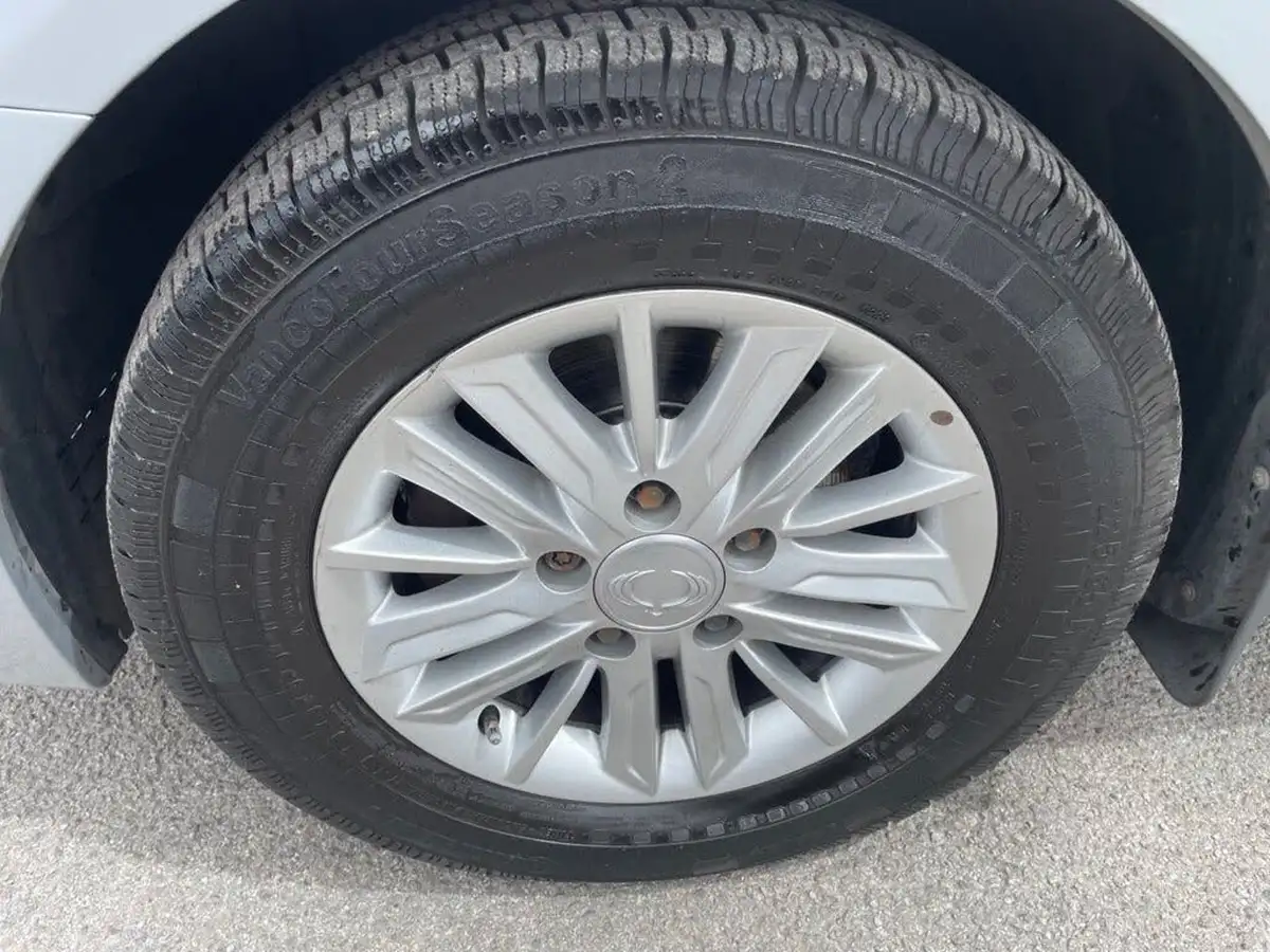2019-kgm-ssangyong-turismo-22td-ex-big-9