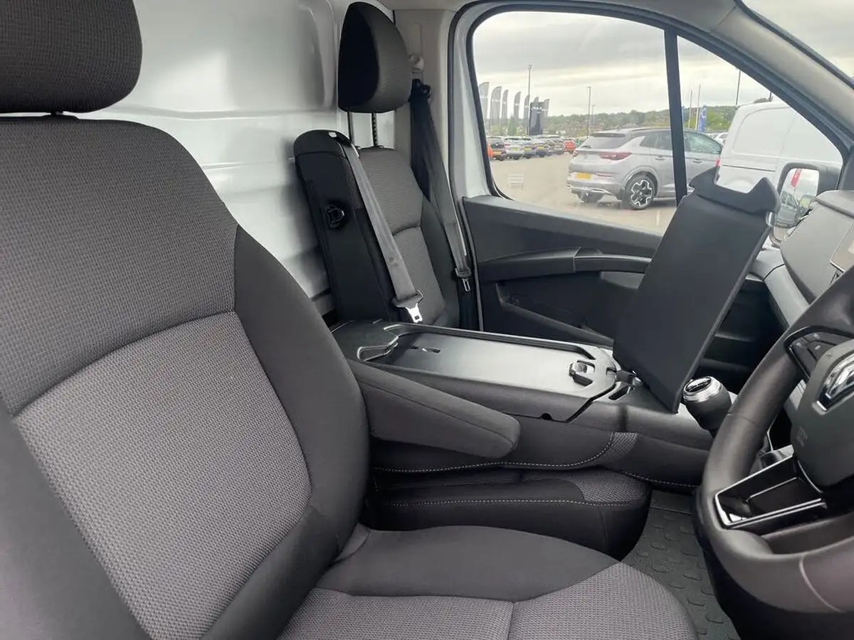 2024-renault-trafic-20dci-sl30-130-advance-big-27