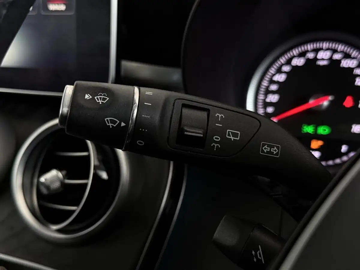 2018-mercedes-benz-glc-class-21d-glc220d-sport-premium-plusss-station-wagon-5d-big-33