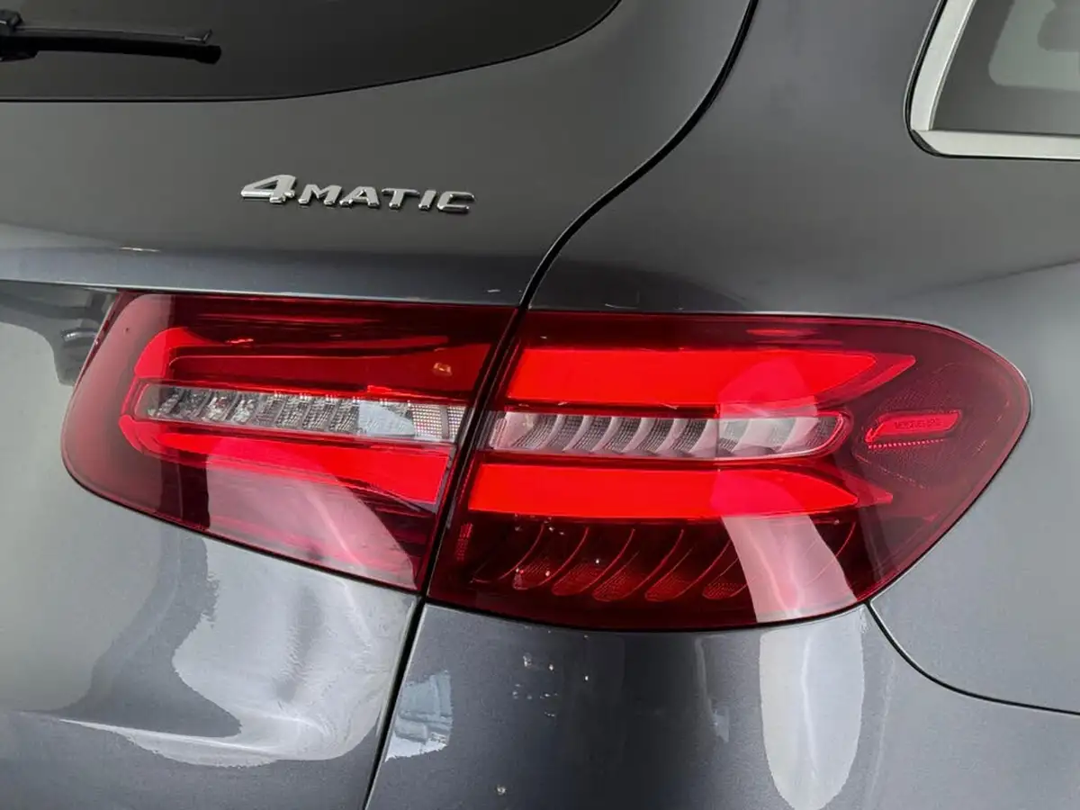 2018-mercedes-benz-glc-class-21d-glc220d-sport-premium-plusss-station-wagon-5d-big-9