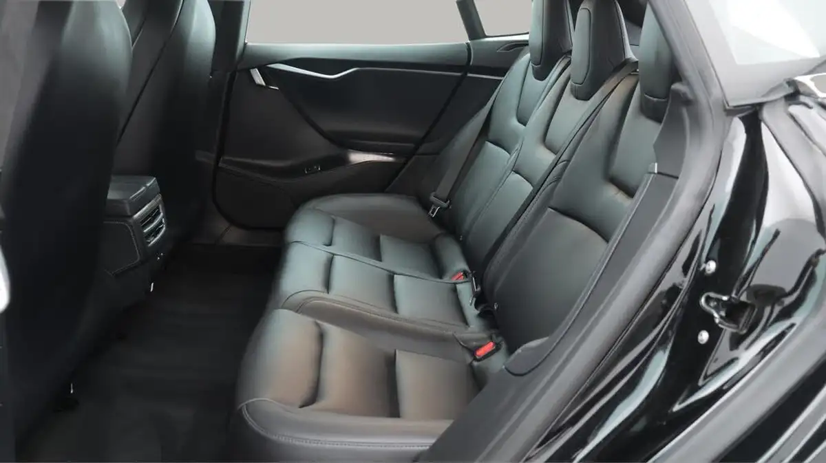 2020-tesla-model-s-e-long-range-big-16