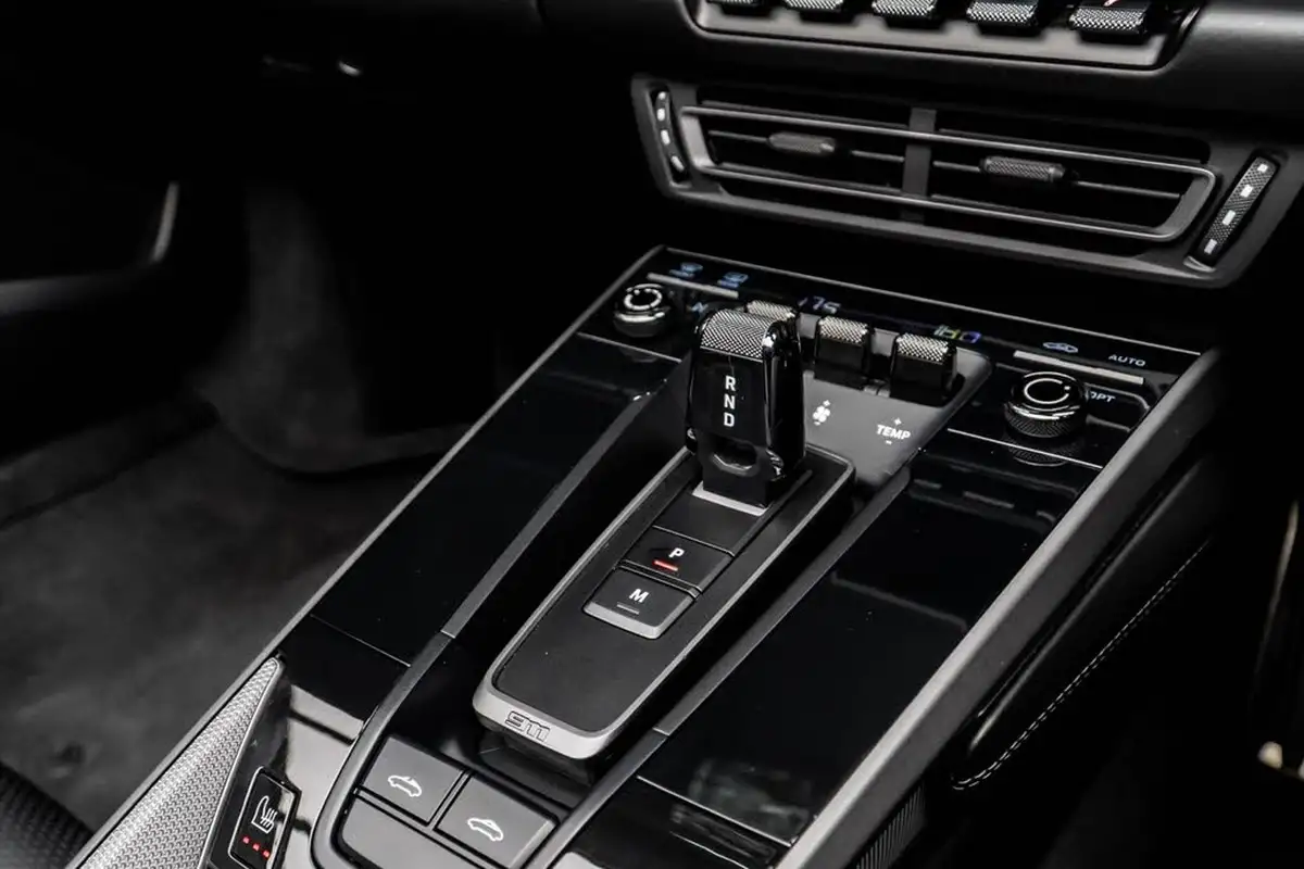 2020-porsche-911-30-targa-4-big-36