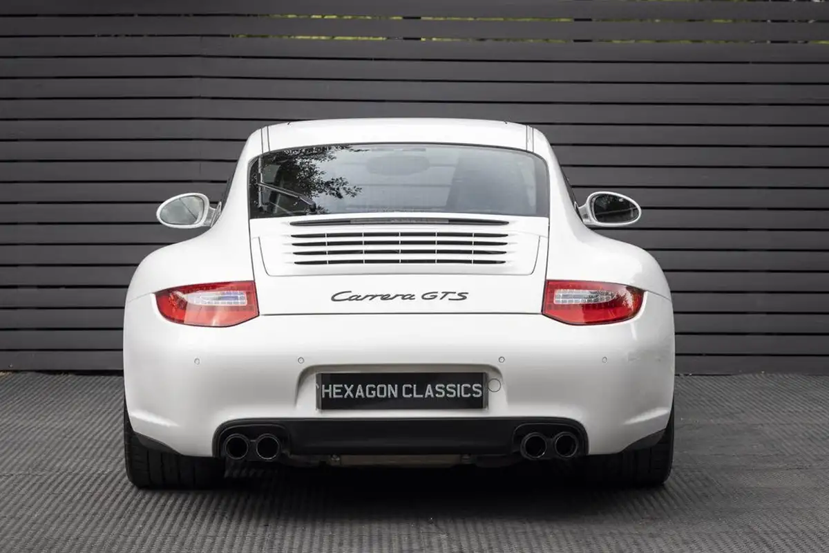 2011-porsche-911-38-carrera-gts-coupe-pdk-big-19