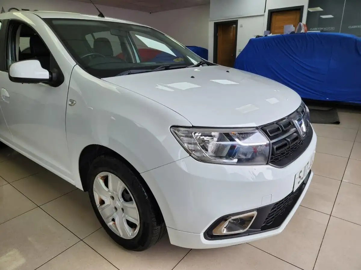 2017-dacia-sandero-15dci-laureate-big-24