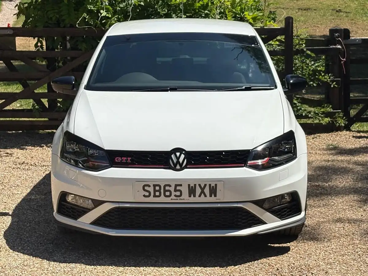2015-volkswagen-polo-18-tsi-gti-3d-big-7