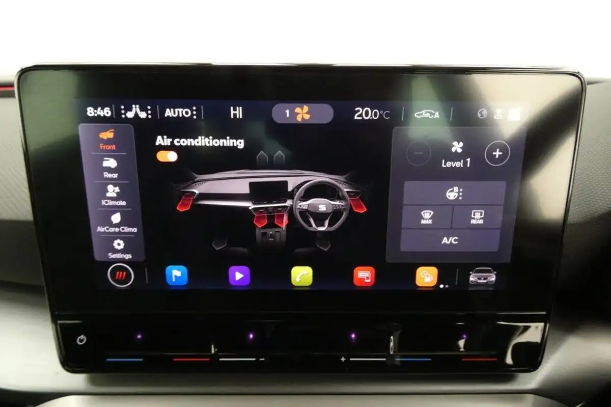 2022-seat-leon-big-15