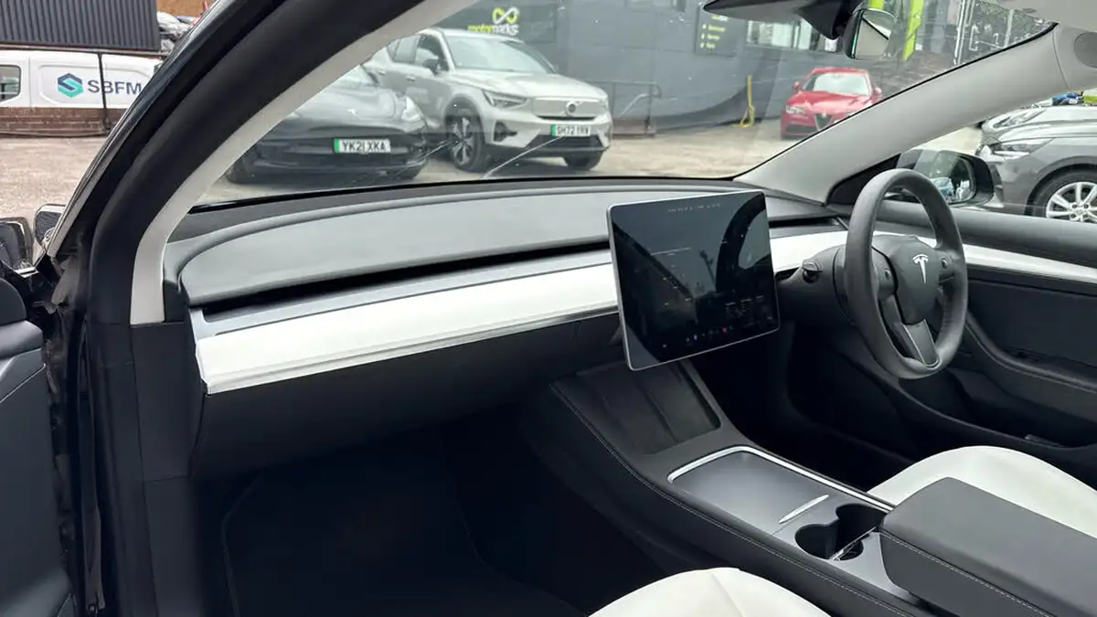 2021-tesla-model-3-e-long-range-4x4-big-9
