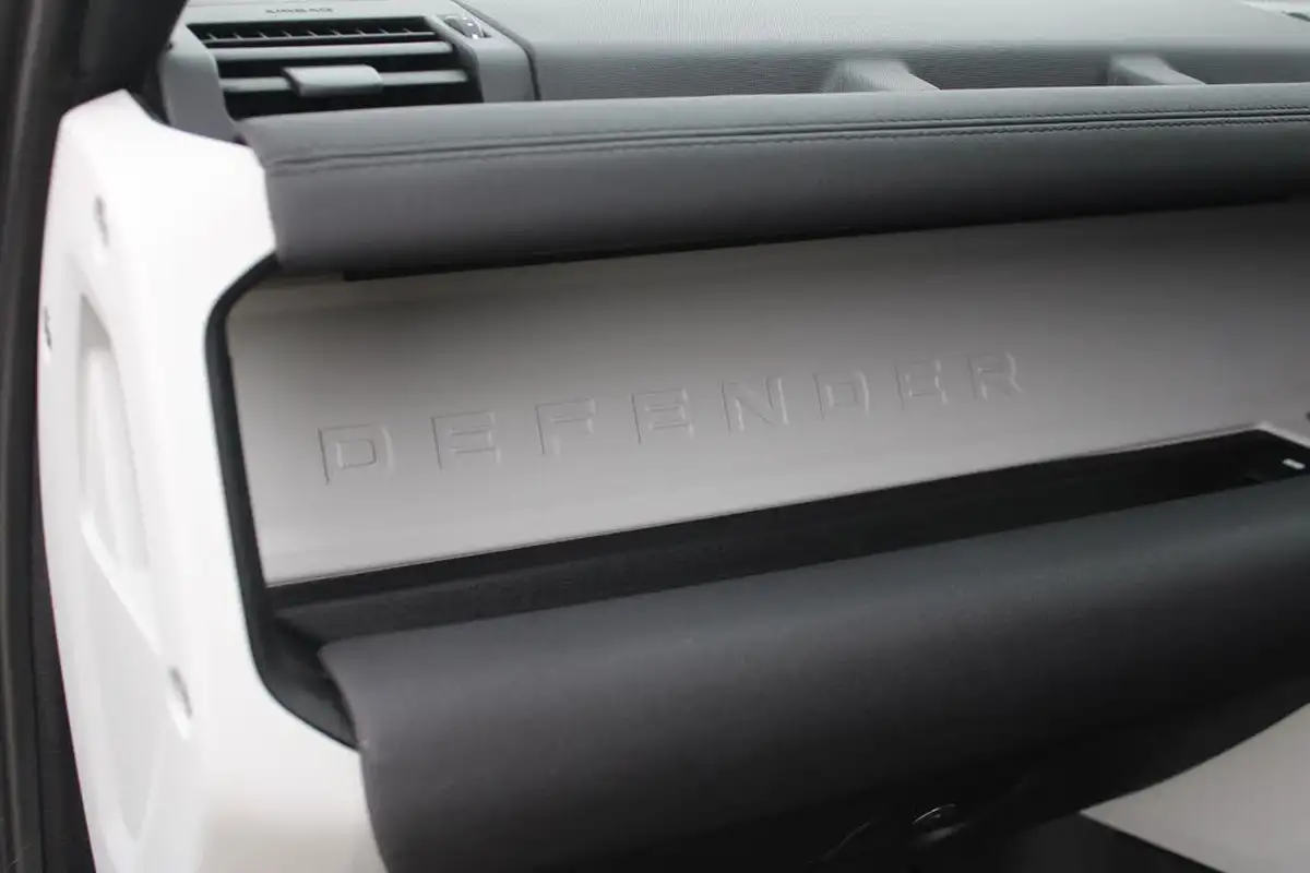 2021-land-rover-110-defender-30-d300-hard-top-se-110-big-33