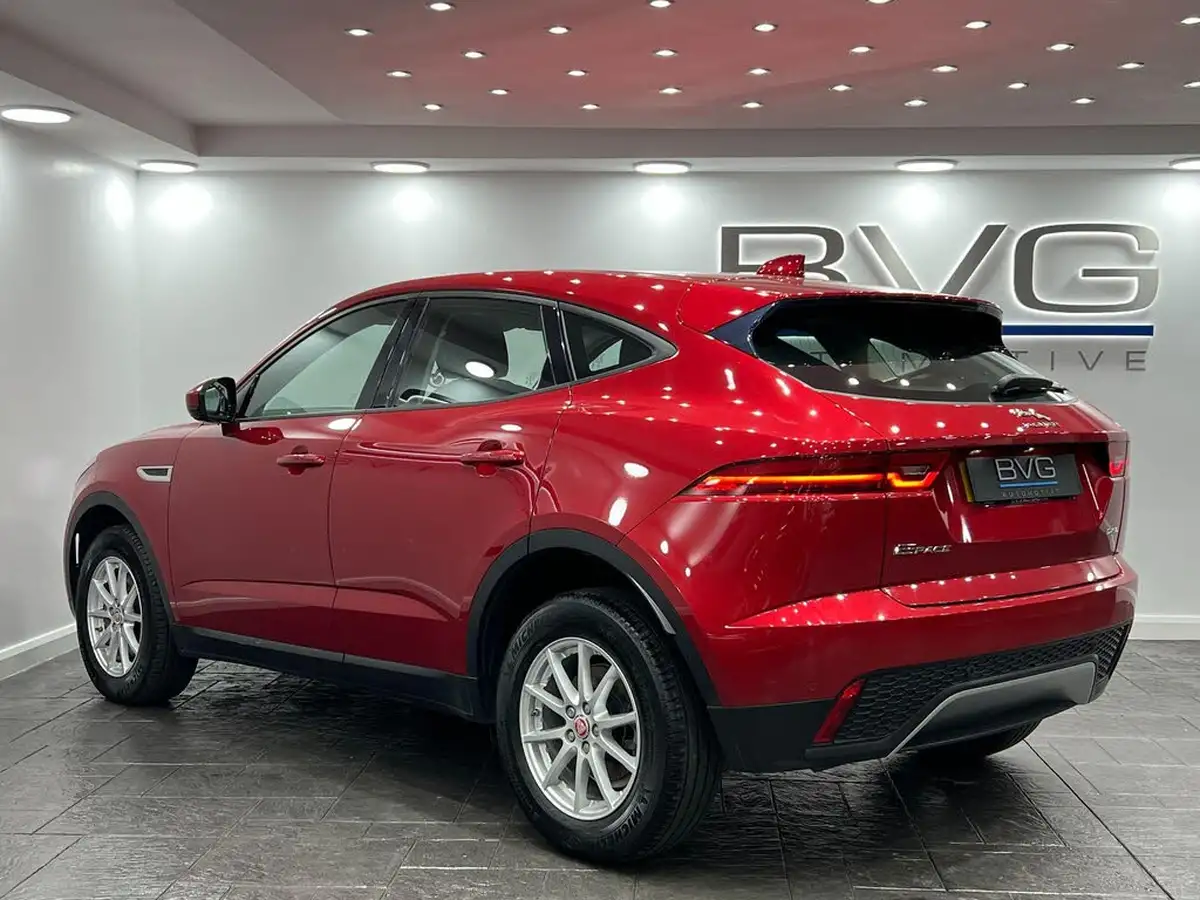 2018-jaguar-e-pace-20-i4d-150ps-ss-big-9