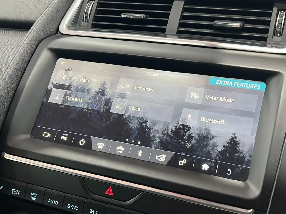 2018-jaguar-e-pace-20-i4d-150ps-ss-big-33