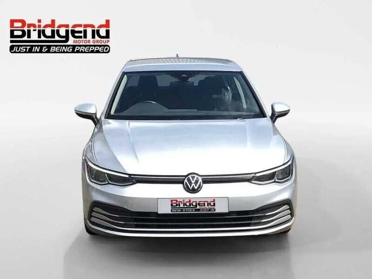 2021-volkswagen-golf-15-tsi-life-130ps-hatchback-big-1
