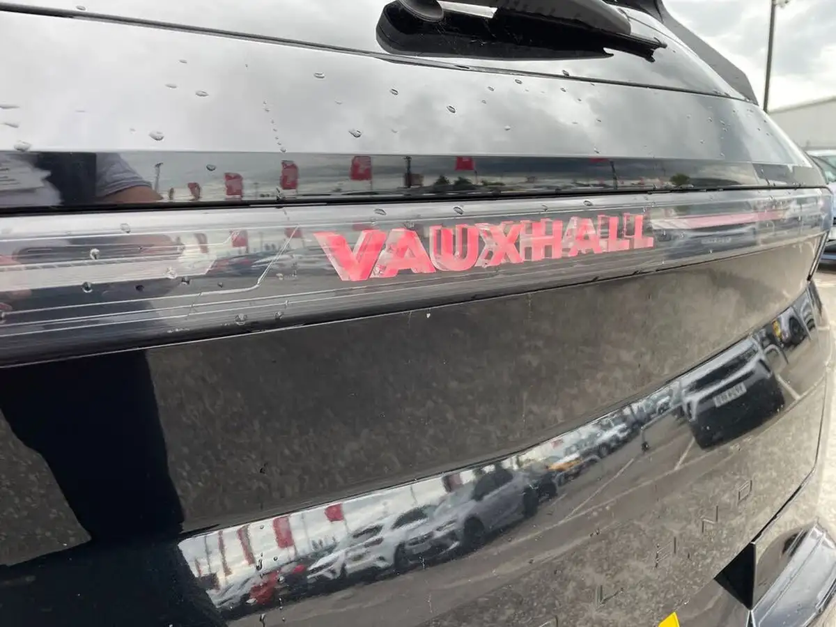 2024-vauxhall-grandland-e-gs-big-21