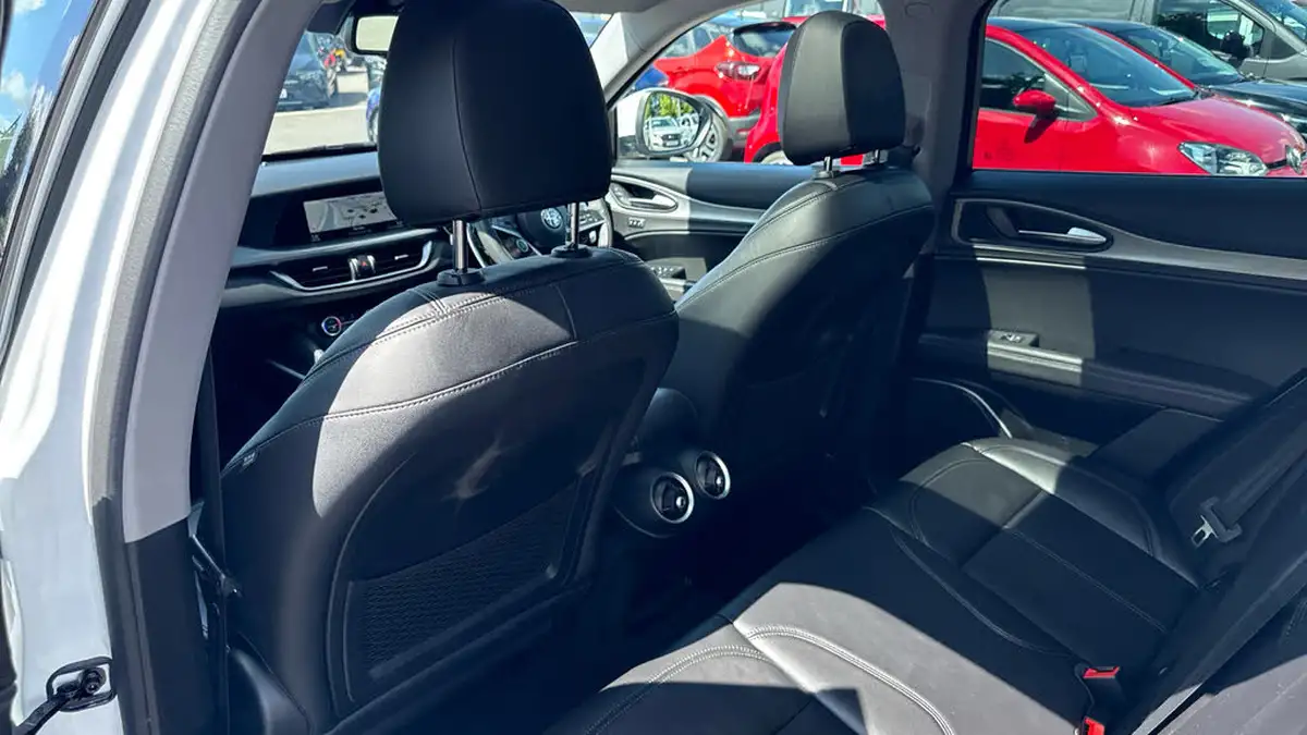2021-alfa-romeo-stelvio-22td-speciale-big-13