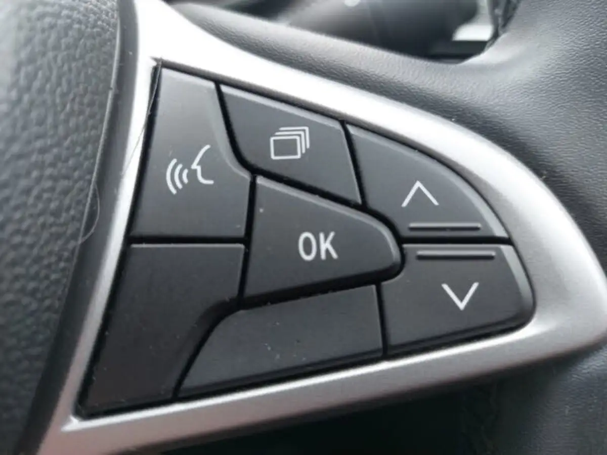 2023-dacia-sandero-10-tce-expression-90bhp-big-13