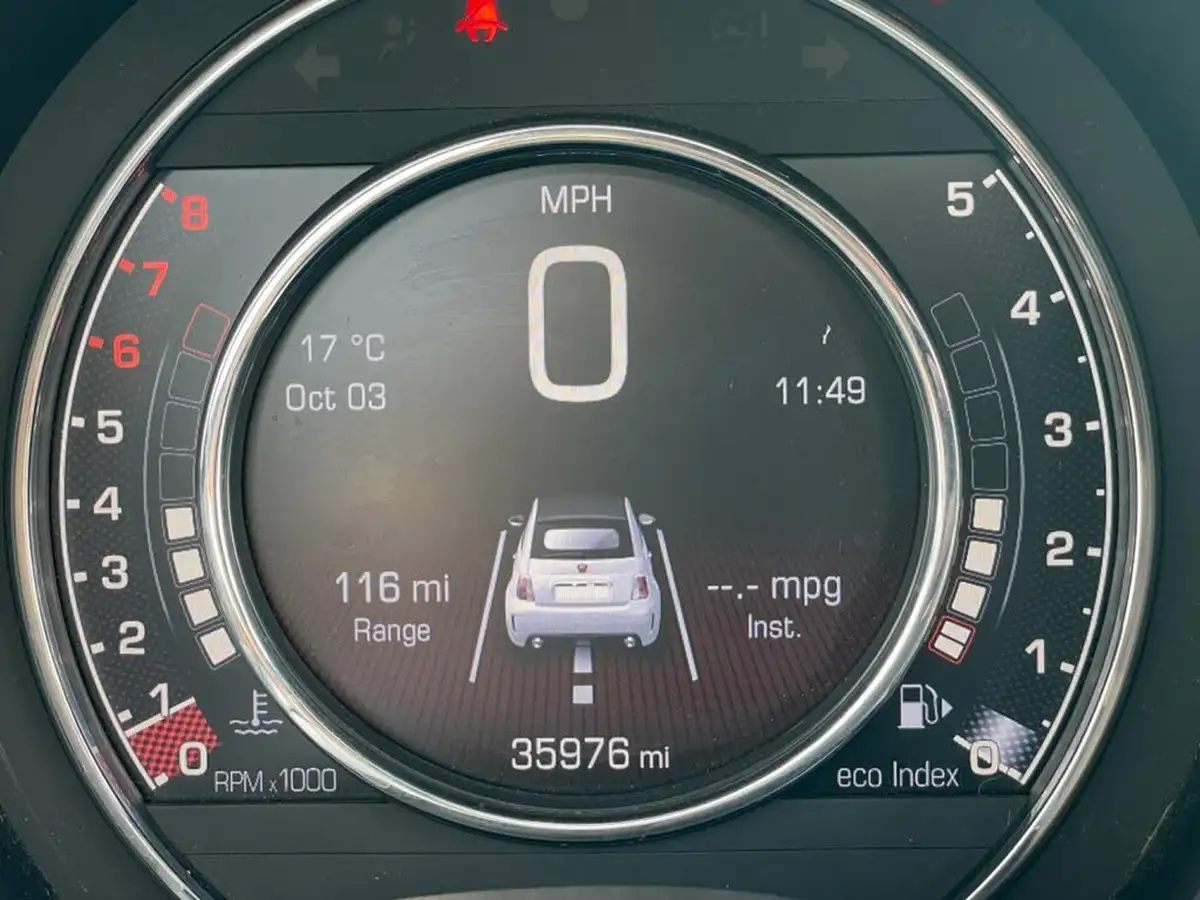 2015-abarth-500c-14-tjet-595c-big-20