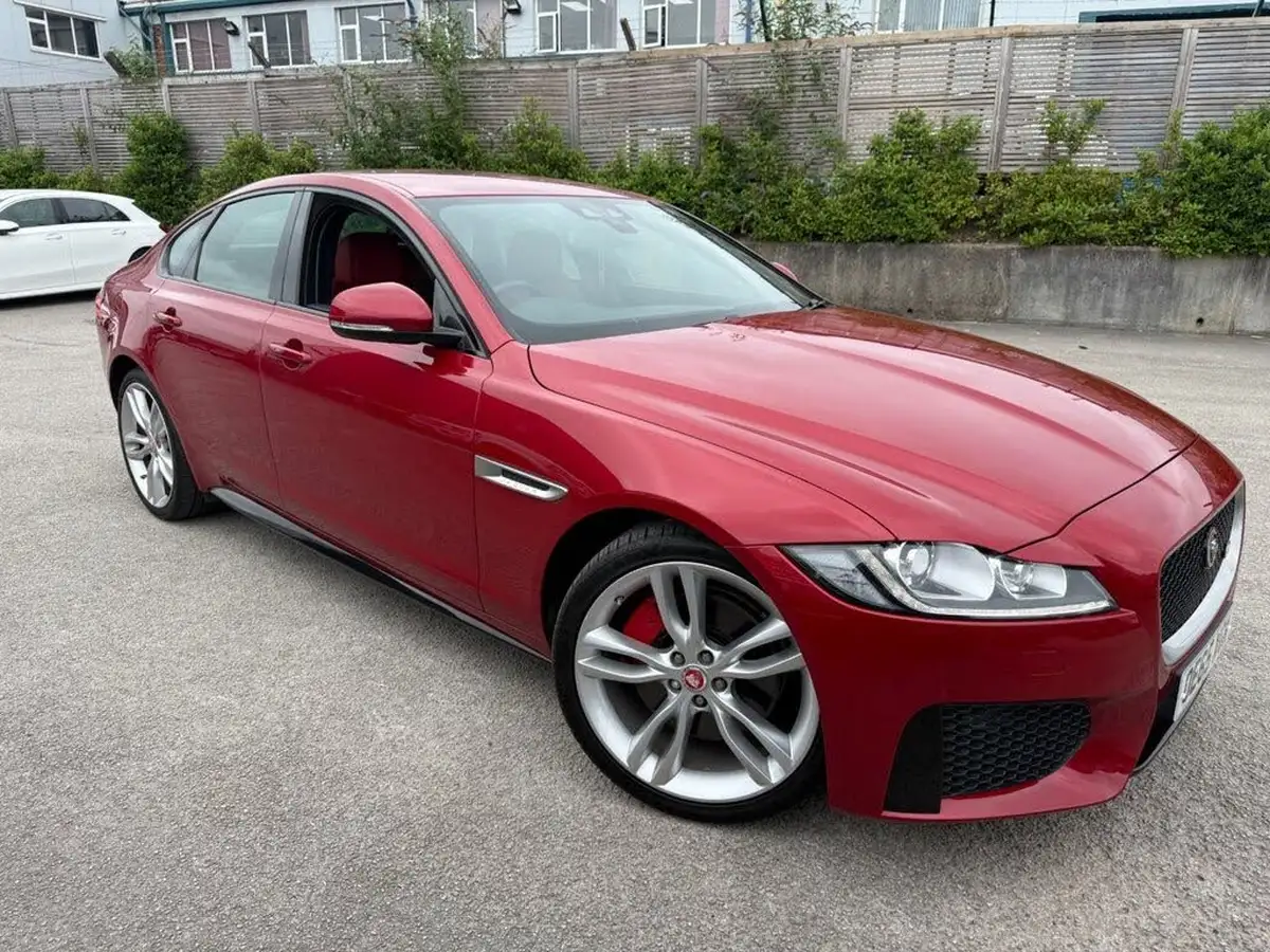 2016-jaguar-xf-30td-s-big-11