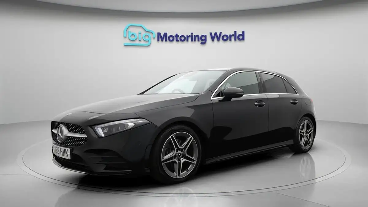 2019-mercedes-benz-a-class-20-a220-amg-line-premium-plus-hatchback-5d-4matic-big-3