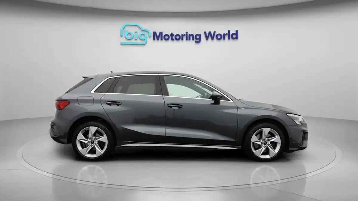 2021-audi-a3-14-40-tfsi-e-s-line-big-8