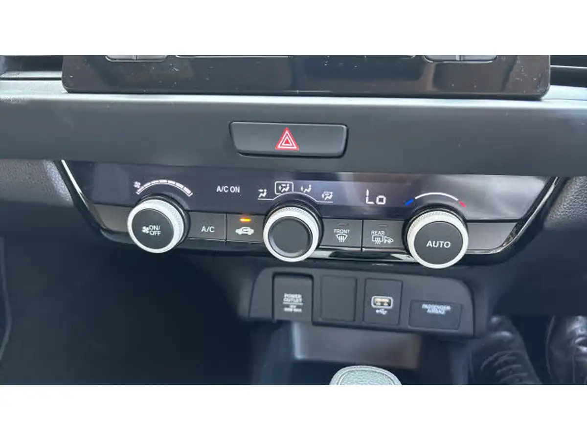 2022-honda-jazz-15-i-mmd-se-109ps-big-25