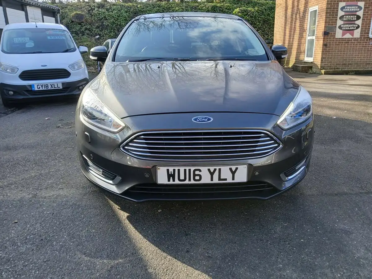 2016-ford-focus-10t-titanium-x-125ps-hatchback-big-5