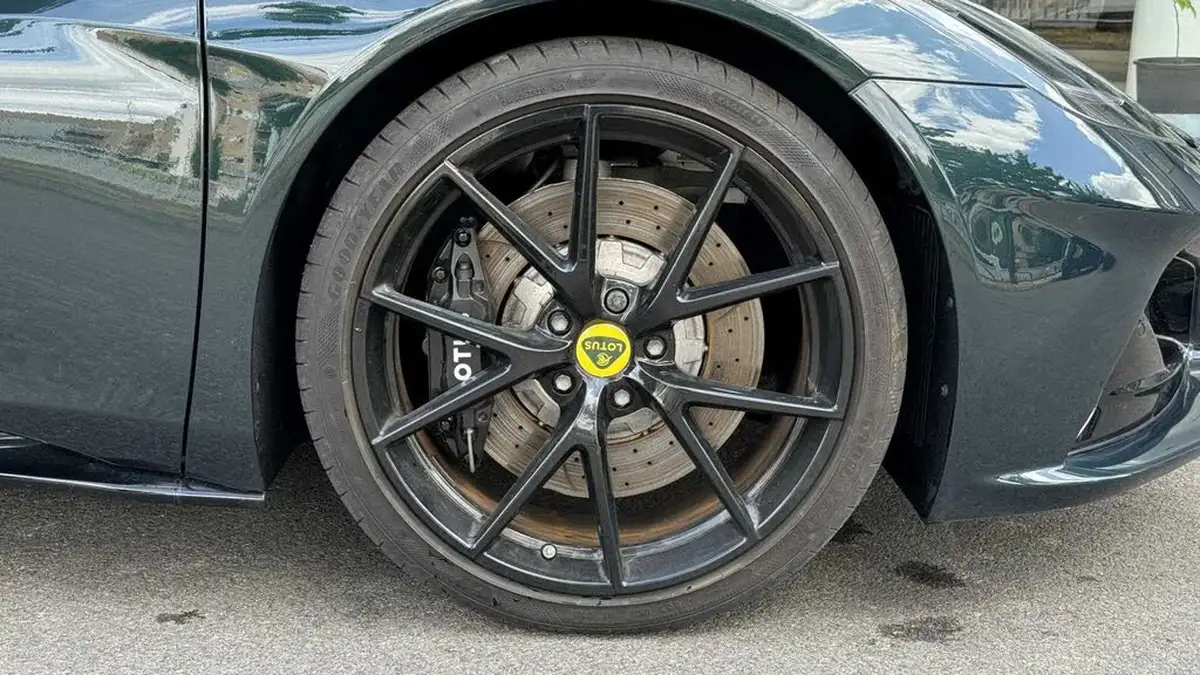 2023-lotus-emira-35-first-edition-v6-big-3