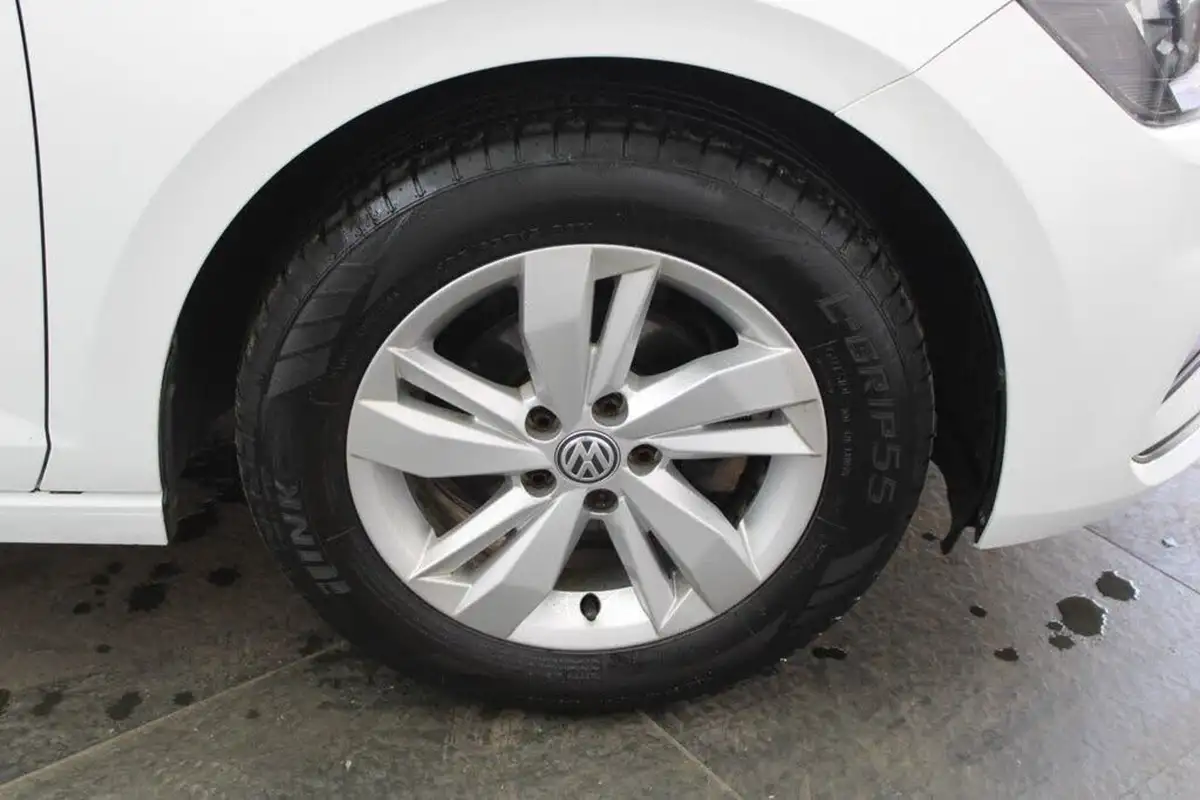 2018-volkswagen-polo-10-se-65ps-evo-big-24