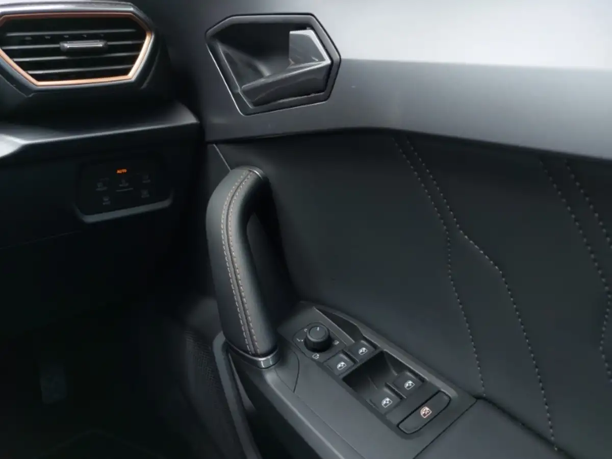 2024-cupra-leon-nf-15-etsi-v1-design-edition-hatchback-big-16