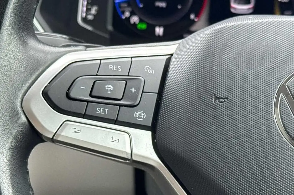 2022-volkswagen-tiguan-15-tsi-elegance-big-14