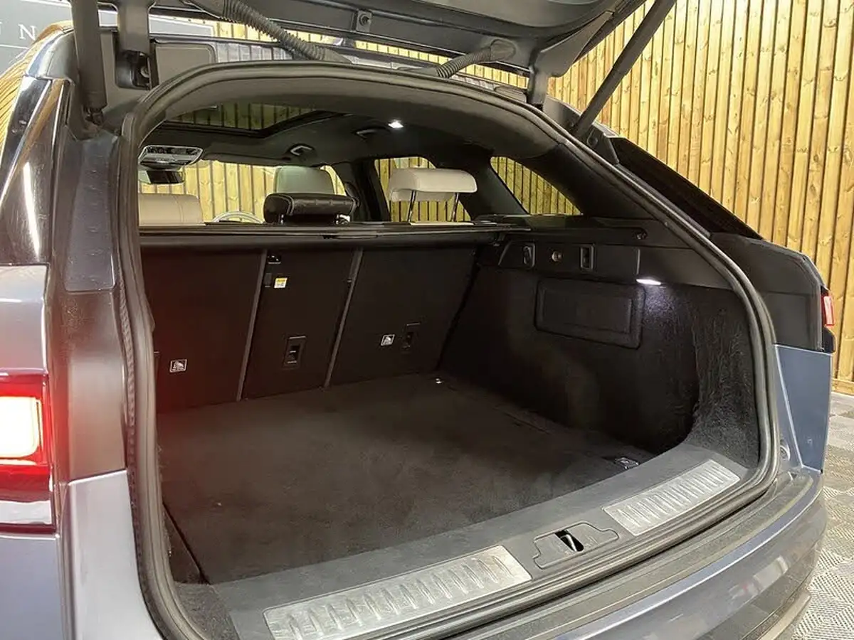 2018-land-rover-range-rover-velar-20-d240-r-dynamic-hse-big-77