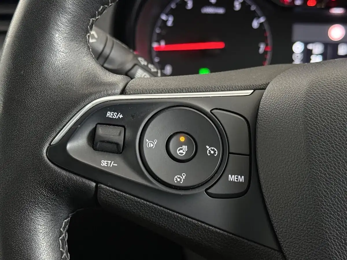 2020-vauxhall-grandland-x-12-se-premium-auto-big-24