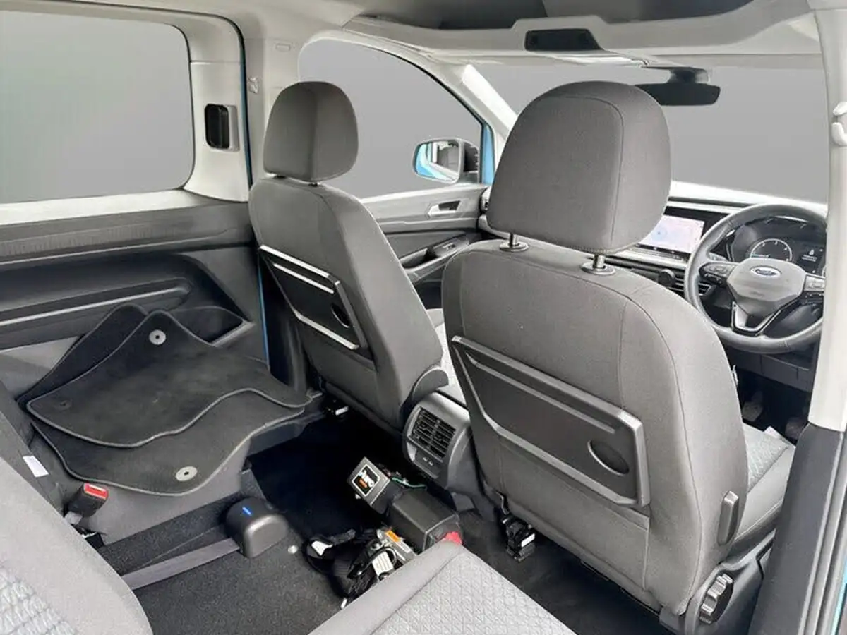 2023-ford-tourneo-connect-20-titanium-big-15