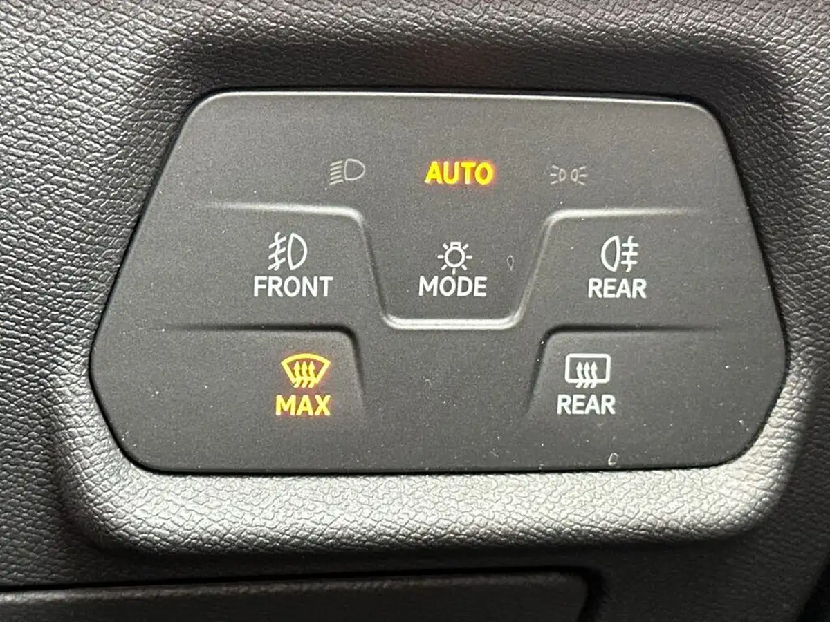 2021-seat-leon-15-etsi-xcellence-lux-hatchback-big-24