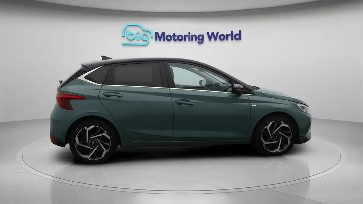 2022-hyundai-i20-10-t-gdi-ultimate-dct-big-8