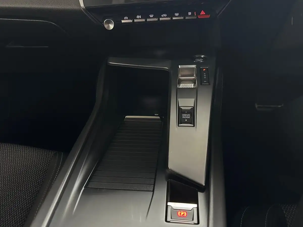 2023-peugeot-308-sw-12-puretech-allure-premium-130ps-big-15