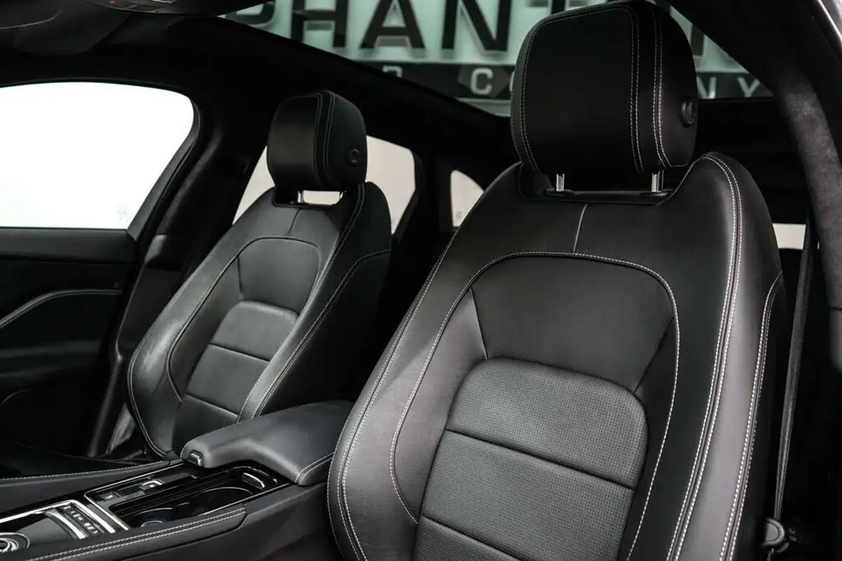 2020-jaguar-f-pace-20i-chequered-flag-big-15