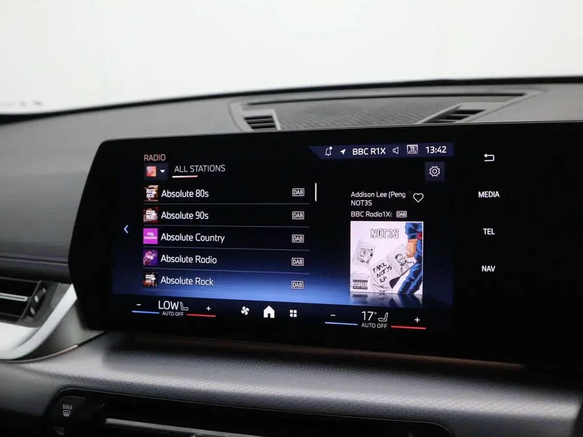 2024-bmw-ix1-e-edrive20-m-sport-big-22