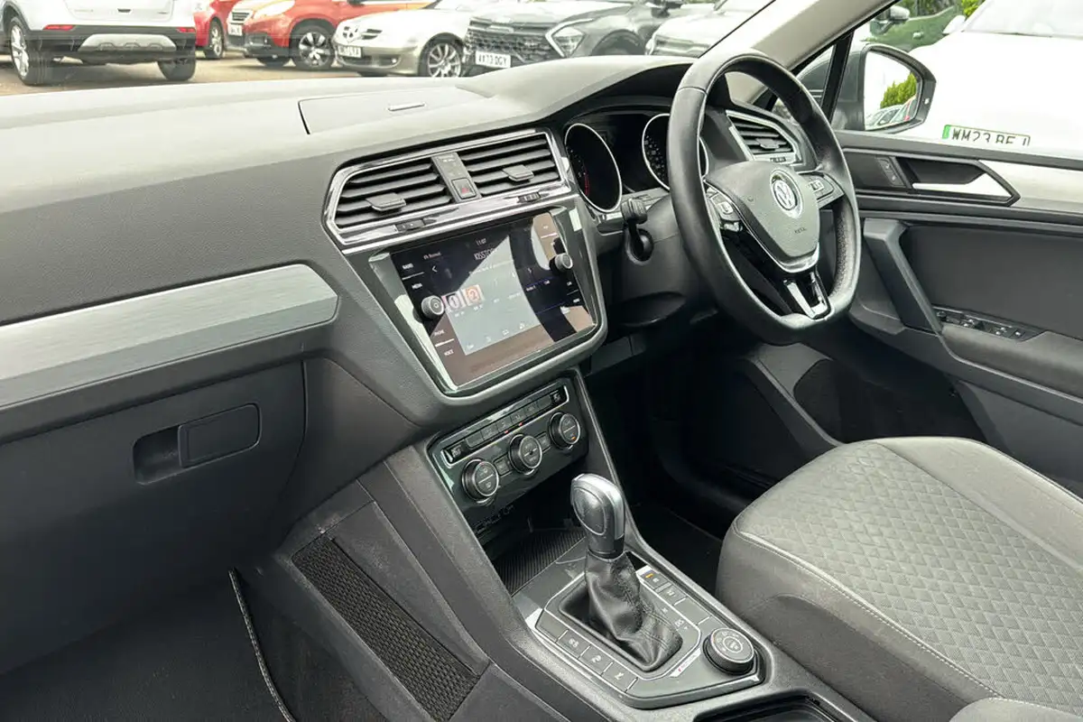 2020-volkswagen-tiguan-20tdi-match-150ps-4motion-dsg-big-10
