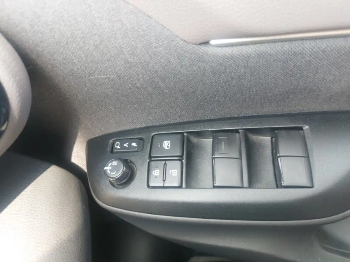 2022-toyota-yaris-cross-15-vvt-i-excel-awd-i-big-14