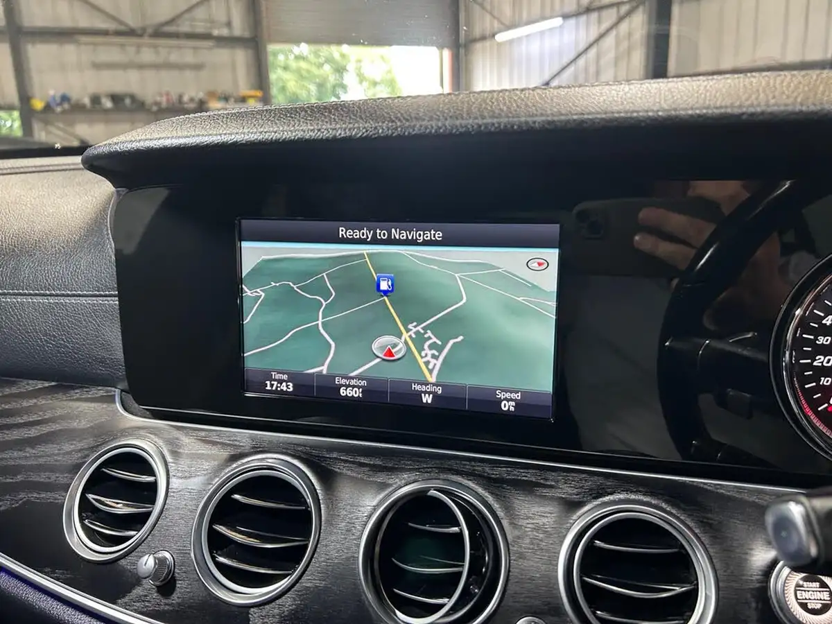 2016-mercedes-benz-e-class-20d-e220d-amg-line-ss-saloon-4d-big-14