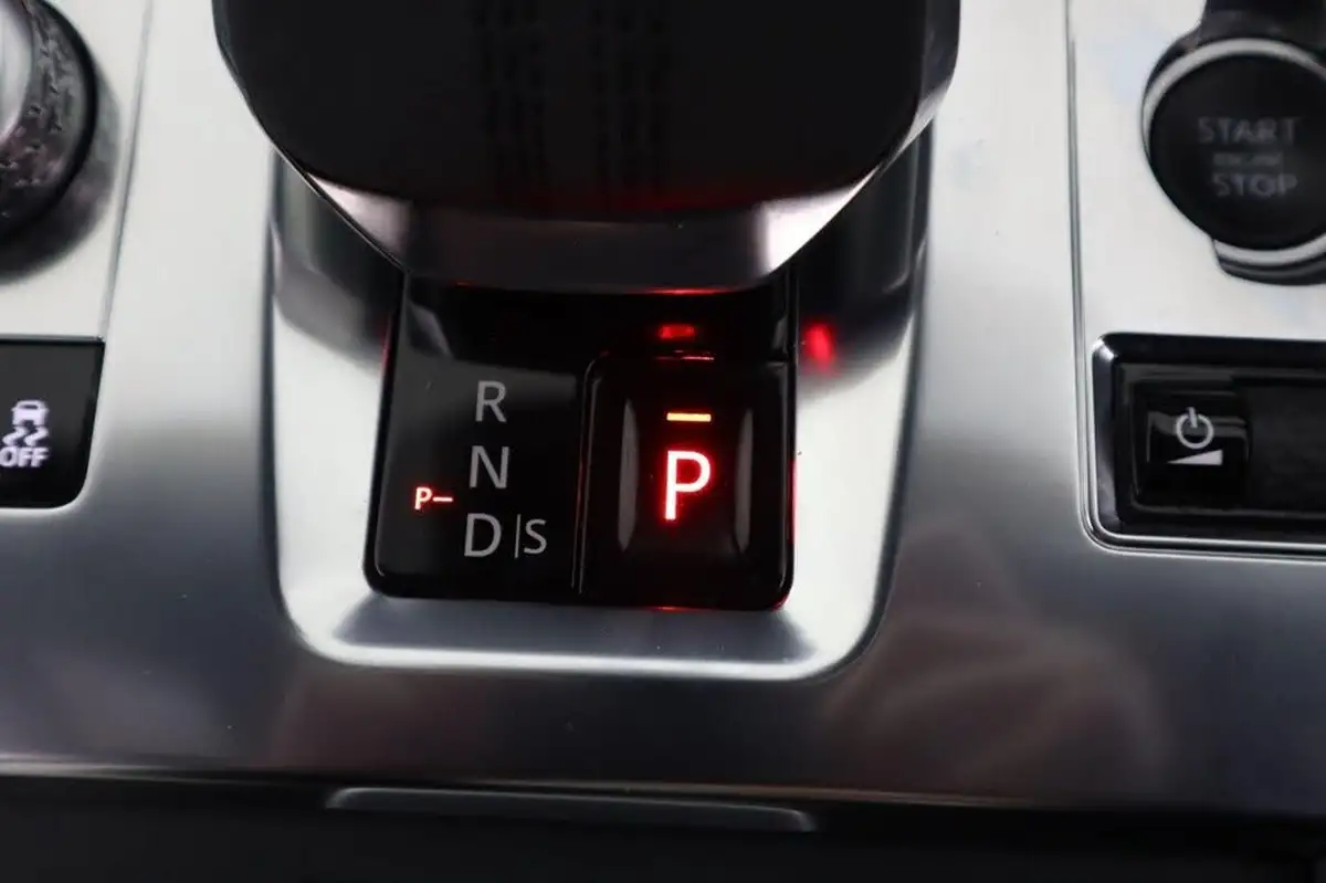 2021-jaguar-f-pace-20-d200-r-dynamic-hse-mhev-big-25