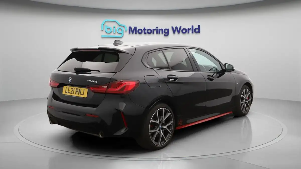 2021-bmw-1-series-20-128ti-lcp-big-7